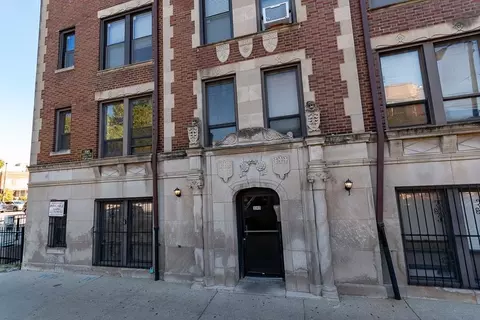 3345 N Marshfield Ave #103, Chicago, IL 60657