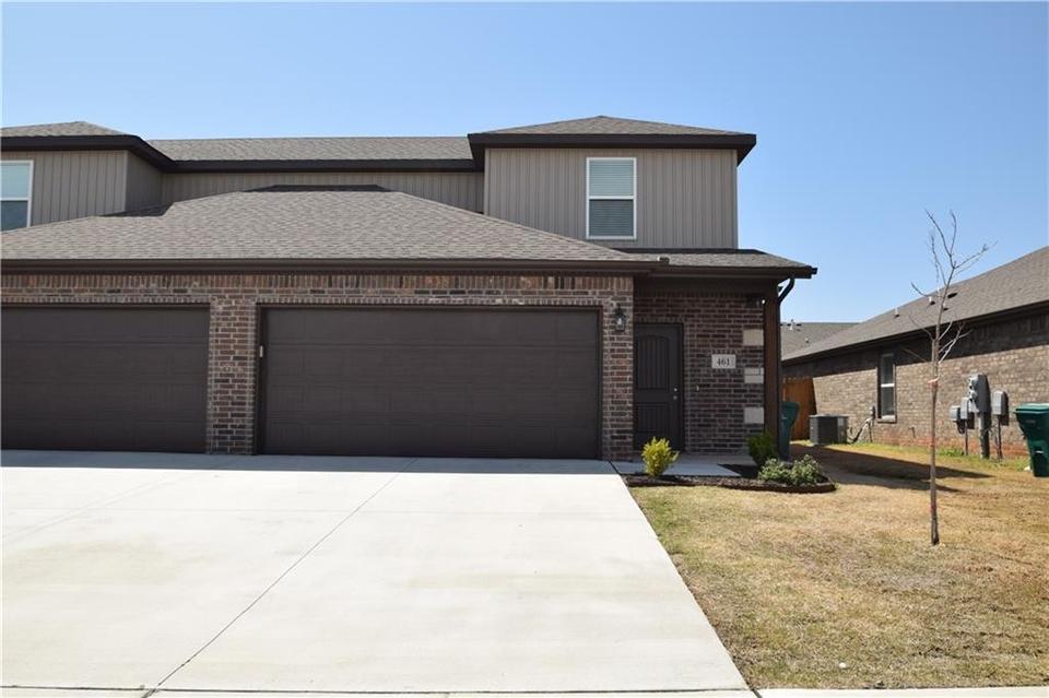 461 Red Robin St, Centerton, AR 72719