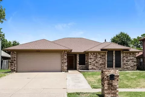 7712 Partridge Dr, Watauga, TX 76148