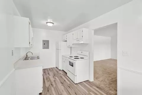 7080 Niagara St, Romulus, MI 48174 photo 4