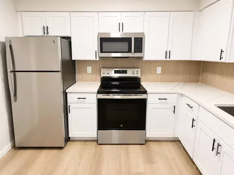 411 High St, Burlington, NJ 08016