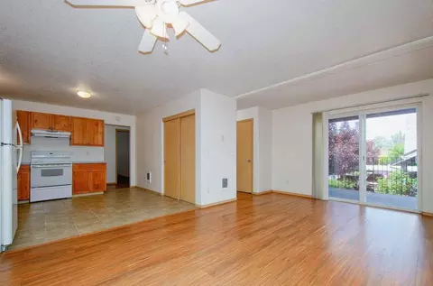 678 SE Hogan Rd, Gresham, OR 97080