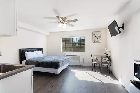 2025 W 3rd St, Los Angeles, CA 90057