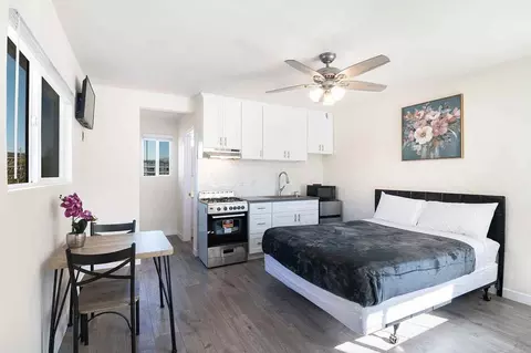 2025 W 3rd St, Los Angeles, CA 90057