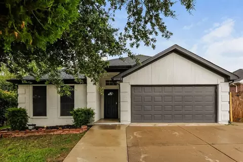 6101 Rising Meadow Dr, Arlington, TX 76018