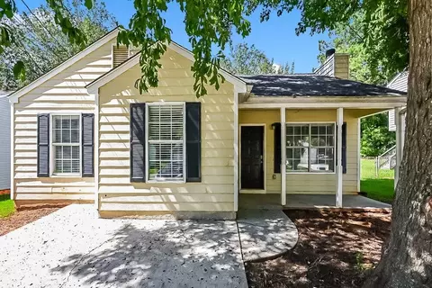 68 Hampton Oaks Dr, Hampton, GA 30228 photo 1