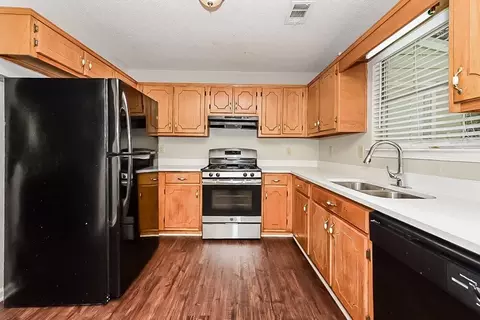 68 Hampton Oaks Dr, Hampton, GA 30228 photo 9
