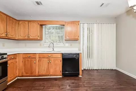 68 Hampton Oaks Dr, Hampton, GA 30228 photo 10