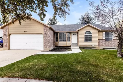 7720 S Strawberry Cv, West Jordan, UT 84084