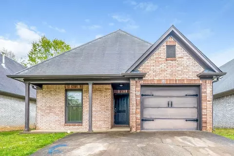 99 Springdale Dr, Gardendale, AL 35071