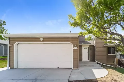 19743 E Wagontrail Dr, Centennial, CO 80015