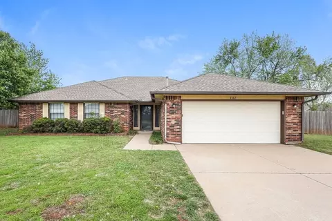 1112 Briar Bend Trl, Edmond, OK 73012