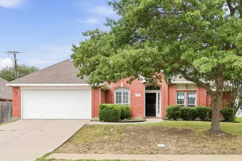 1933 Perry Dr, Mansfield, TX 76063