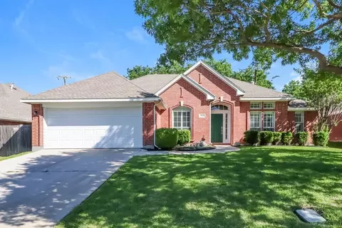 1933 Perry Dr, Mansfield, TX 76063