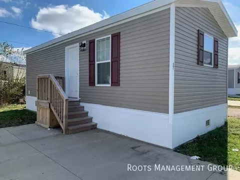 37 Melissa Dr #M37, Bloomington, IL 61704