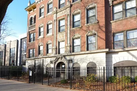 1742 N Humboldt Blvd #104, Chicago, IL 60647