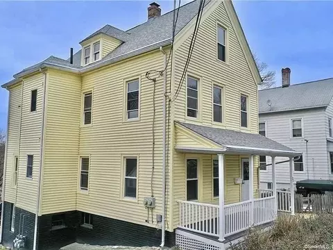 32 Berkeley Ave #1, New London, CT 06320