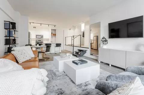 21 E Chestnut St #1-1, Chicago, IL 60611