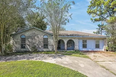 2811 26th St, Dickinson, TX 77539