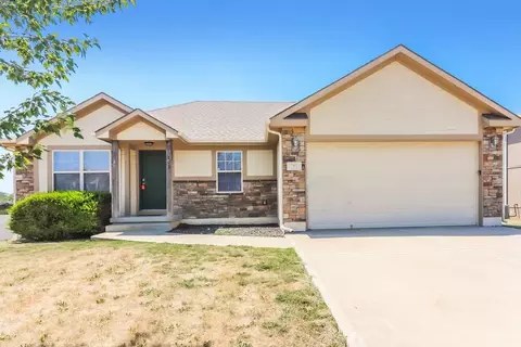 702 Hibiscus Cir, Belton, MO 64012
