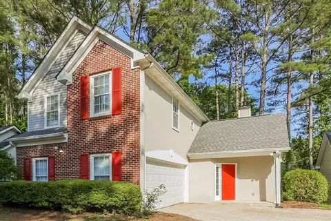 724 S Fairfield Dr, Peachtree City, GA 30269