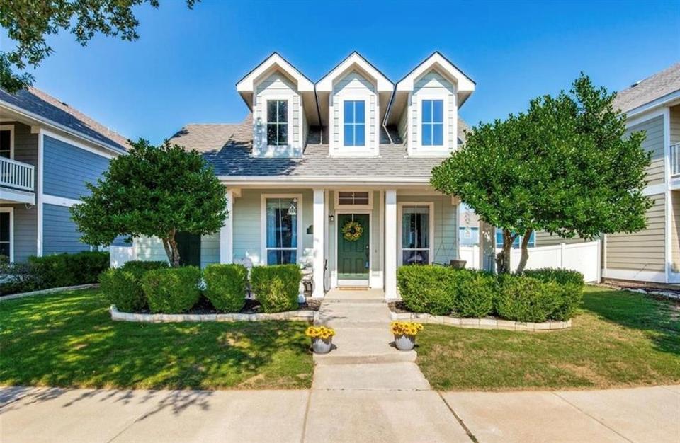 1221 Bristol Ln, Providence Village, TX 76227 30 Photos MLS