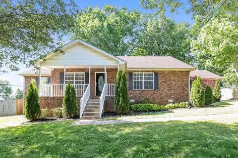 101 Cedar Bend Ct, La Vergne, TN 37086