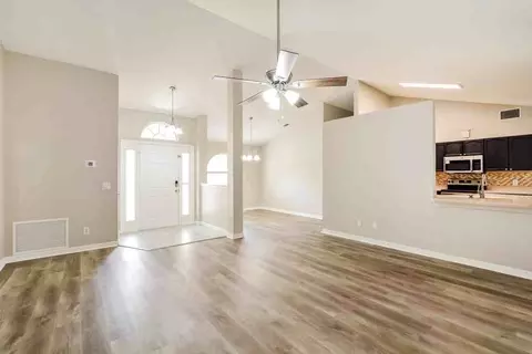 909 Vassar Dr, Eustis, FL 32726 photo 5