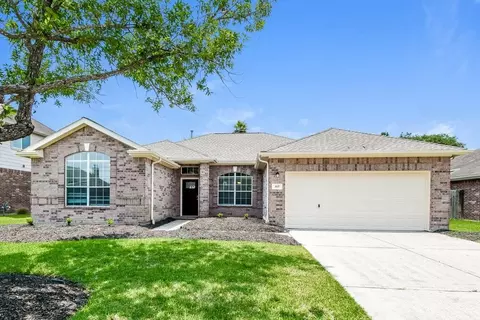 403 Cedar Lake Dr, League City, TX 77573