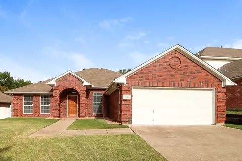 7824 Blossom Dr, Fort Worth, TX 76133