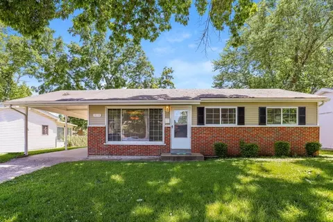 810 Babler Dr, Florissant, MO 63031