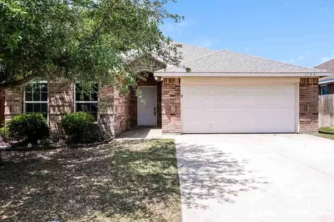 1104 Monticello Dr, Azle, TX 76020