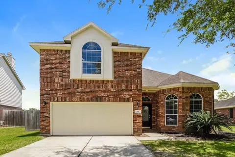 216 Meadowhill Ln, Dickinson, TX 77539