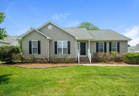 1004 Ayrshire Ln, Dallas, NC 28034