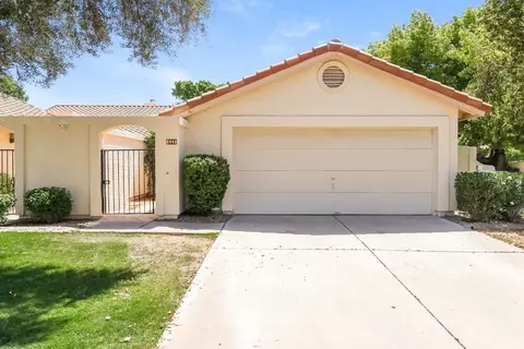 8943 S Drea Ln, Tempe, AZ 85284