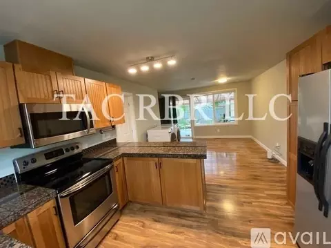 509 E 70th St #4, Tacoma, WA 98404