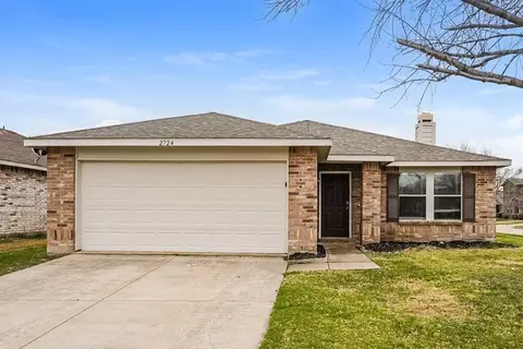 2724 Woodlake Pkwy, Little Elm, TX 75068