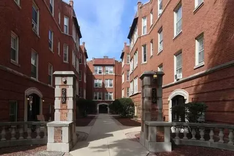 560 W Aldine Ave #1N, Chicago, IL 60657