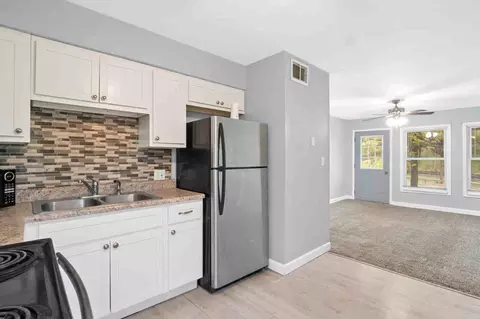 1 Cameron Dr #B, Belleville, IL 62223