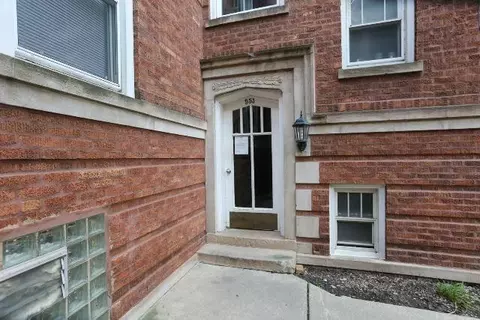 957 W Cornelia Ave #3B, Chicago, IL 60657