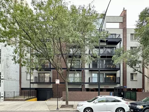 1220 N La Salle Dr #4D, Chicago, IL 60610