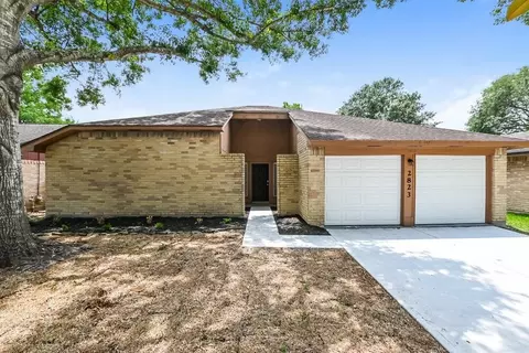 2823 Woodhall Ct, League City, TX 77573