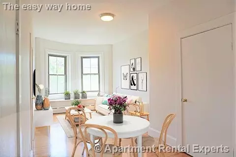 110 Willow St #4, Cambridge, MA 02141