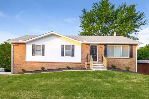 5173 Roxborough Dr, Nashville, TN 37076
