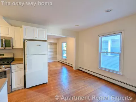 7 Locke St #2, Cambridge, MA 02140