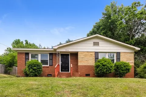 724 Dunbrook Ln, Charlotte, NC 28217