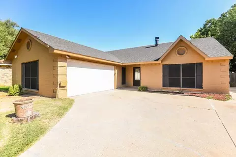 6707 Greenspring Dr, Arlington, TX 76016