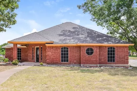1200 Lake Grove Ln, Desoto, TX 75115