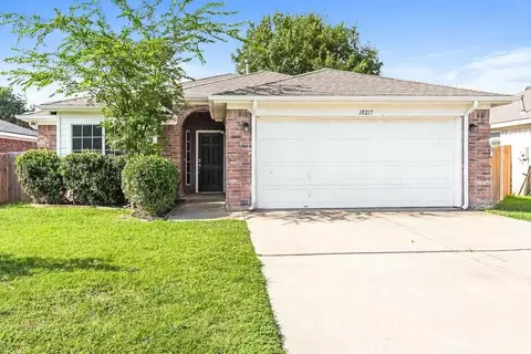 10217 Cypress Hills Dr, Fort Worth, TX 76108