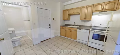38 Bond St #2R, Somerville, MA 02145